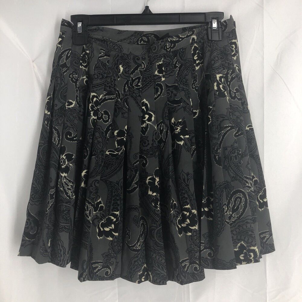 Express Women’s Skirt Pleated Size 9/10- Paisley Floral
